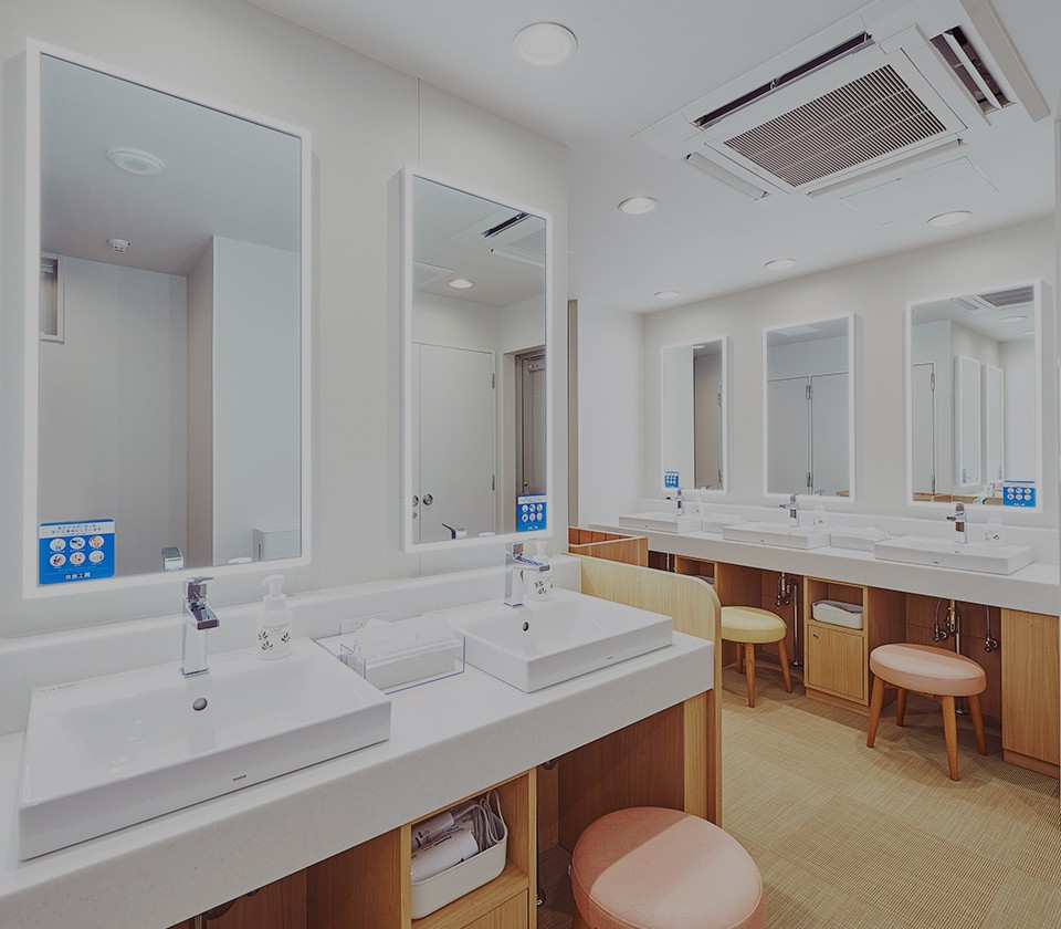 Turning all the water in the hotel into clean, gentle water through the use of a water purification system throughout the building 