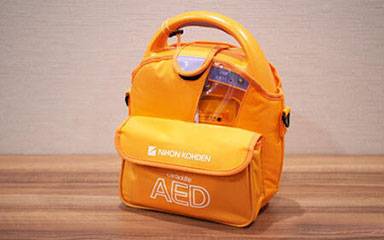 AED(自動體外心臟去顫器)