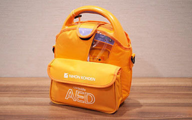 AED（自动体外心脏去颤器）